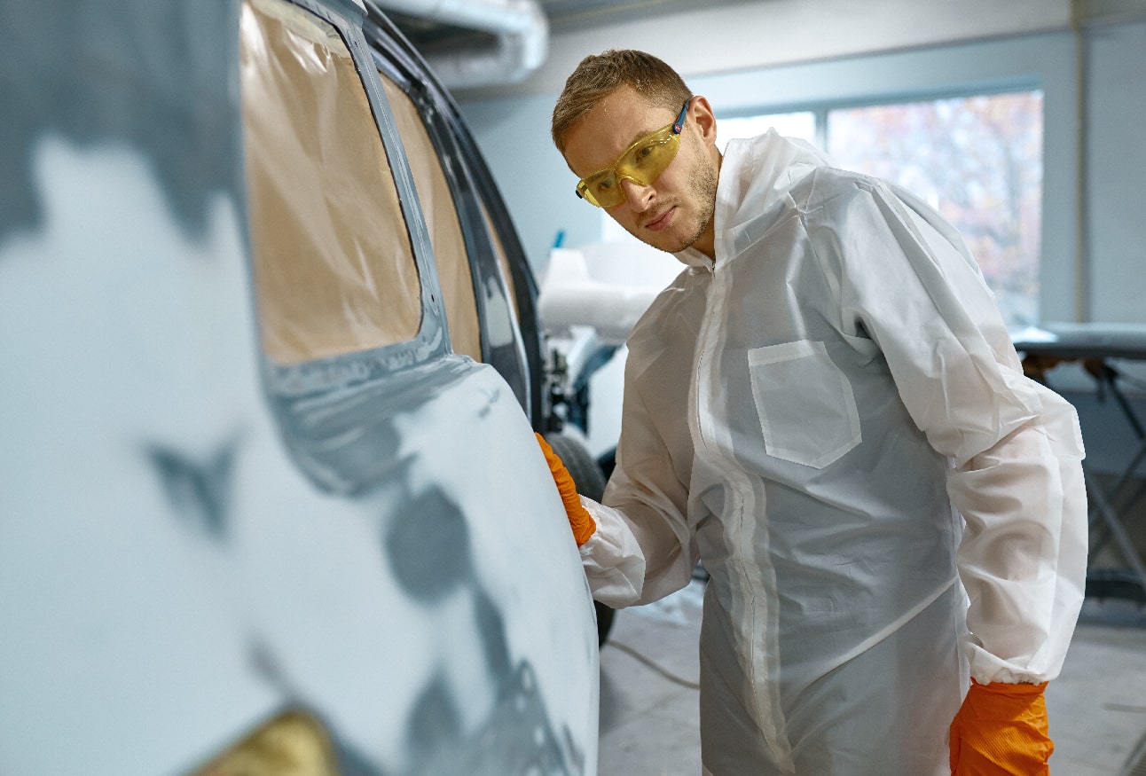 Car painting shop in Muscat